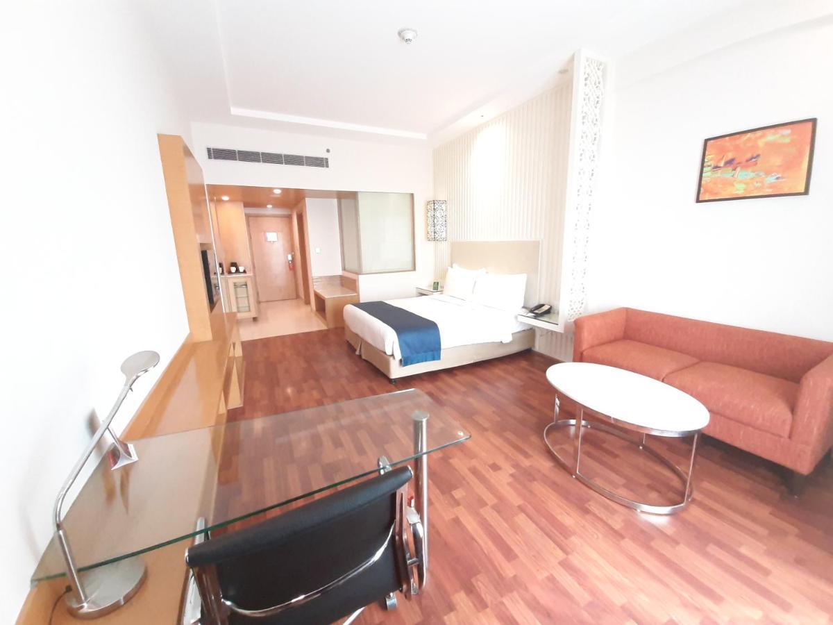 Holiday Inn Amritsar Ranjit Avenue By Ihg Exteriör bild